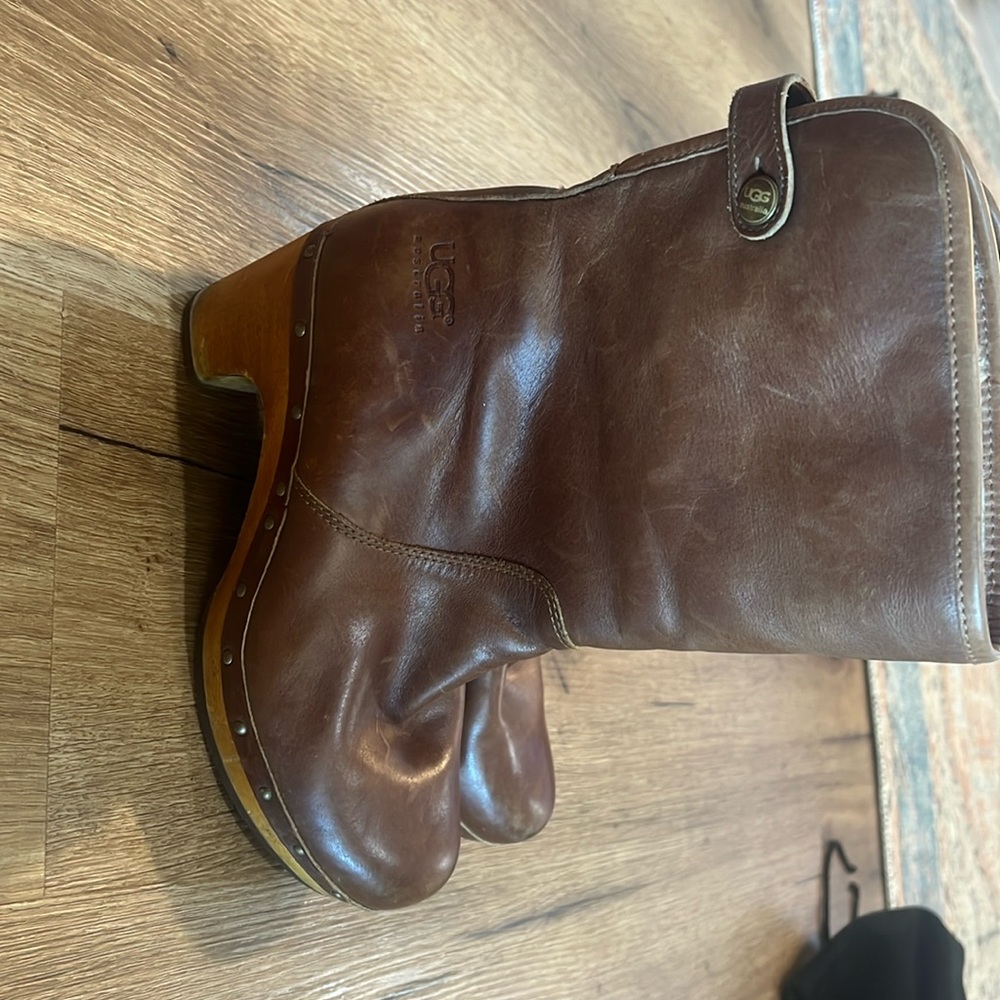 Ugg clogs